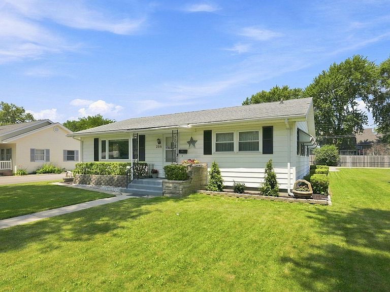 Listing photo 2