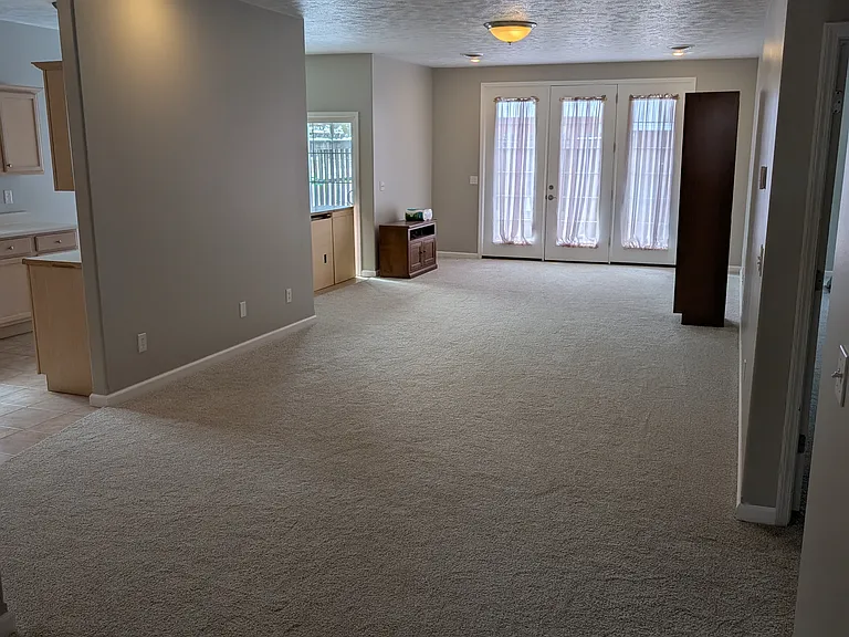 1022 Villa Ct — Photo 8