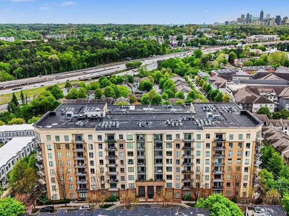 711 Cosmopolitan Dr #613, Atlanta, GA 30324