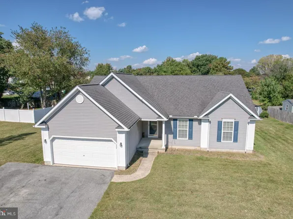 350 W Darby Cir, Dover, DE 19904