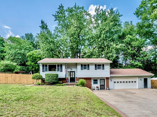 3860 E Pontaluna Rd, Fruitport, MI 49415