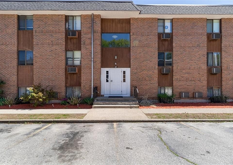 1st image of 117 John St APT 5