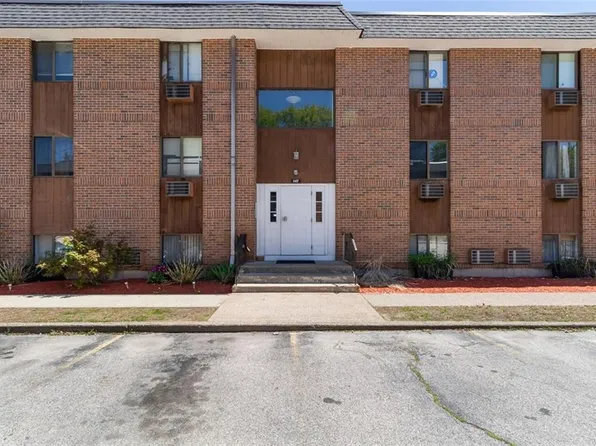 117 John St APT 5, Lincoln, RI 02865