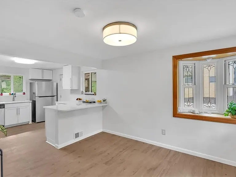9830 Don Dr — Photo 23