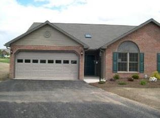 18 Woodsedge Ct, Milton, PA 17847