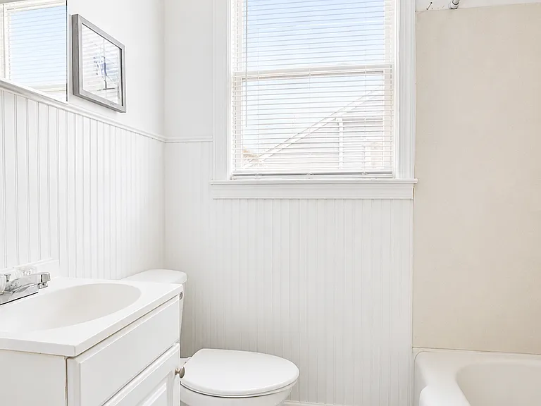 1635 Dupont Dr — Photo 5