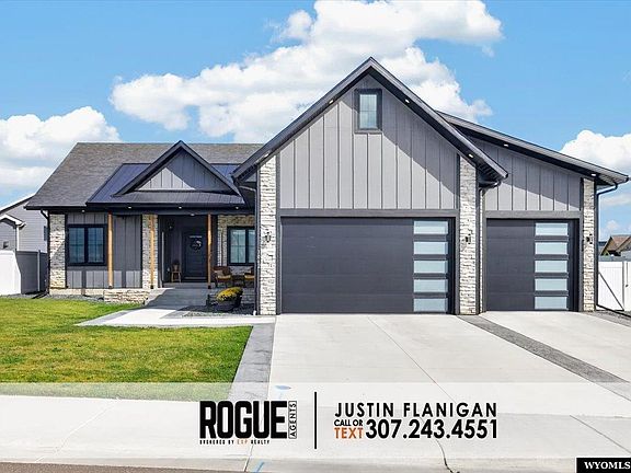 2nd image of 3062 Drayton Way