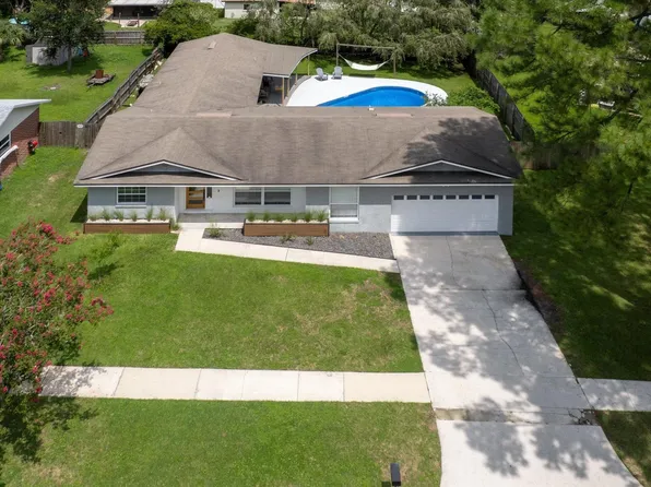 939 Grove Park Dr N, Orange Park, FL 32073