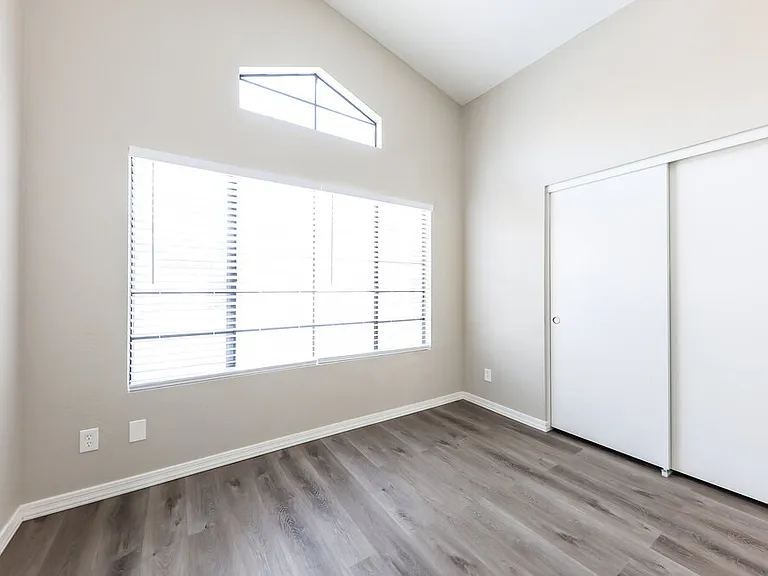 18421 N 44th Pl — Photo 15