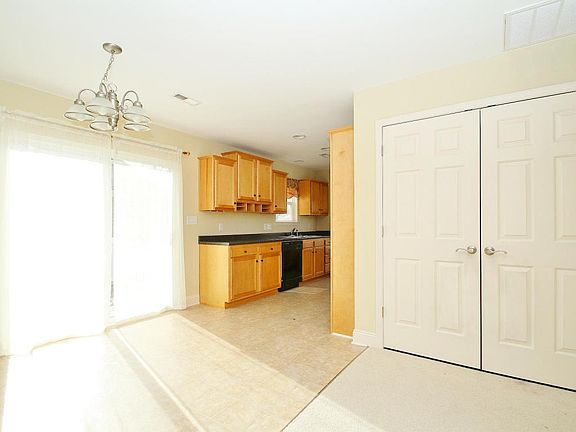 4th image of 3314 Belle Ave NE