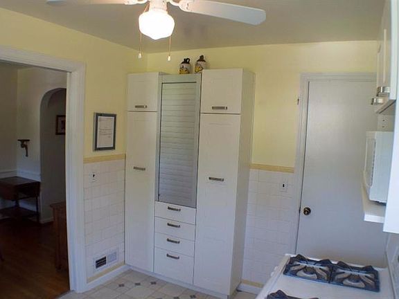 5th image of 37 E Charlotte Ave