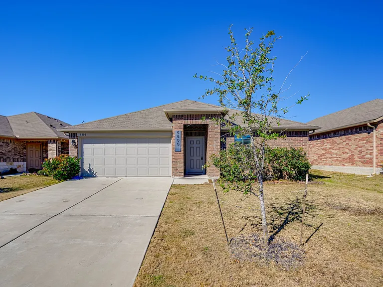 5800 Montrelia Dr — Photo 26