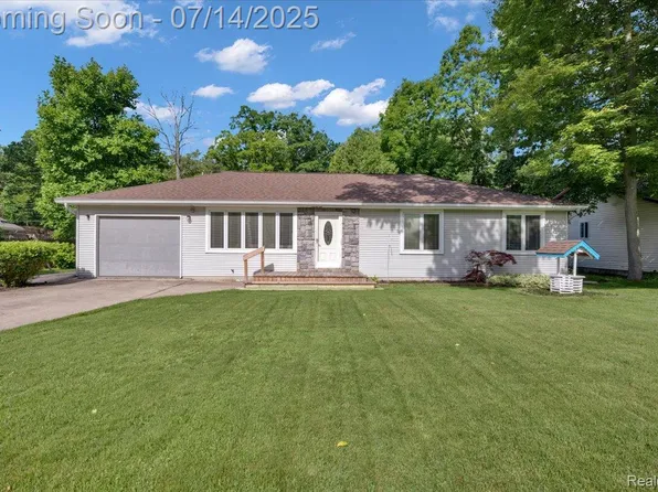 3117 Maumee Trl, North Street, MI 48049
