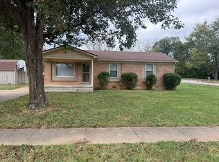 301 Yorktown Dr, Paris, KY 40361