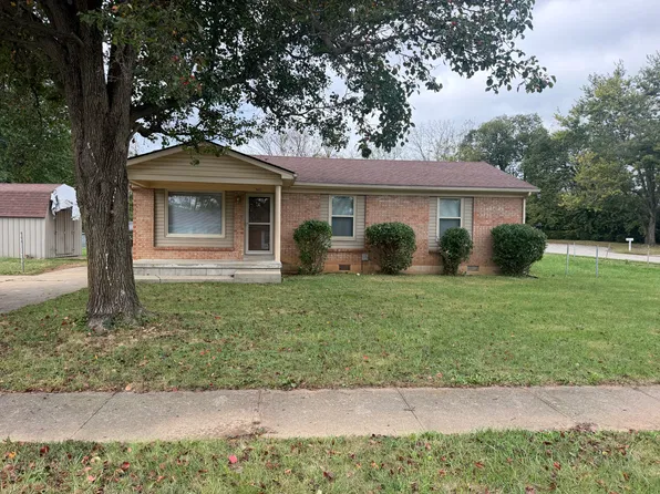 301 Yorktown Dr, Paris, KY 40361