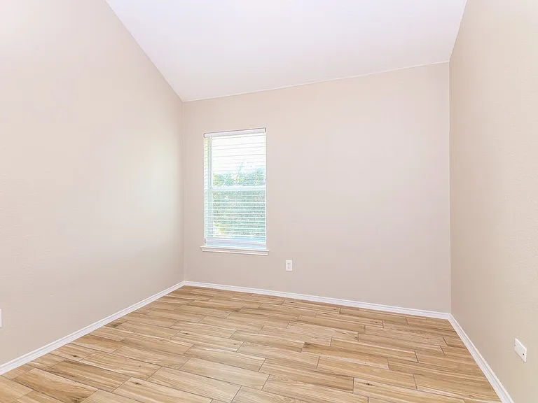 709 Fireberry Dr — Photo 18