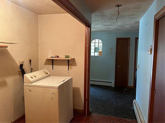 5th image of 55 Highwood Dr