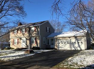 140 Green Meadow Dr, Rochester, NY 14617