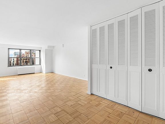 4th image of 205 3rd Ave APT 17J