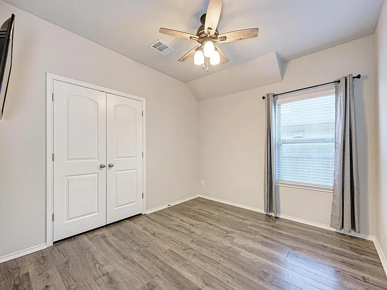 136 Finley St — Photo 29