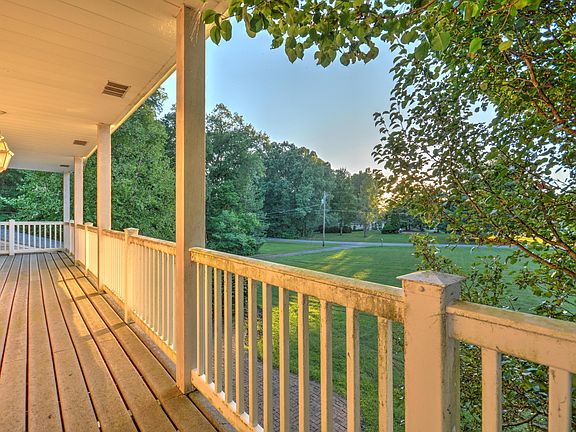 4th image of 8673 Robinhood Cir