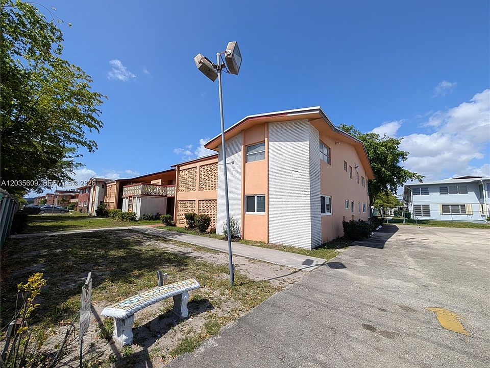 1st image of 19080 NE 3rd Ct APT 311