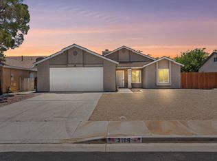 3106 Richland Ave, Rosamond, CA 93560
