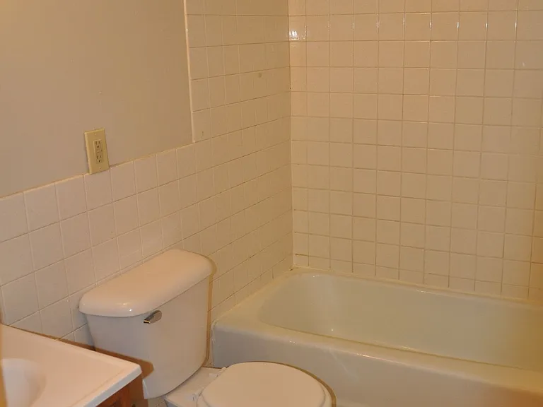 2107 Clark St — Photo 11
