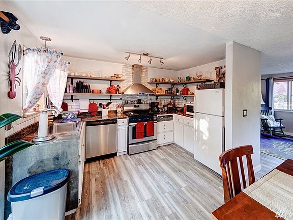 5th image of 13210 112th Avenue Ct E