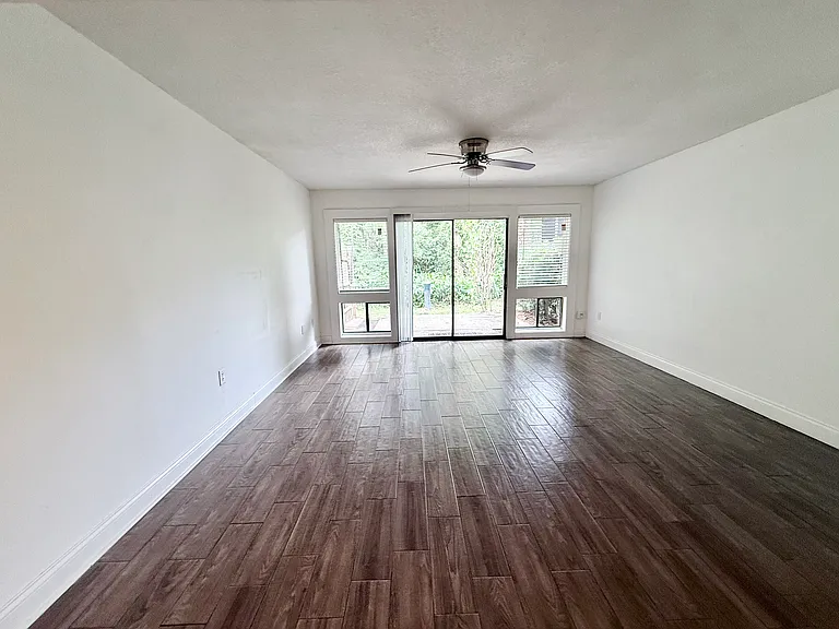 5111 Eaglesmere Dr #D — Photo 2