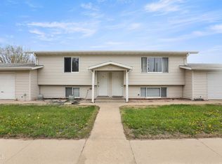 504 26th St E, Williston, ND 58801