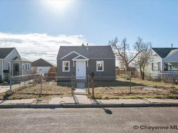 1215 E 7th St, Cheyenne, WY 82007