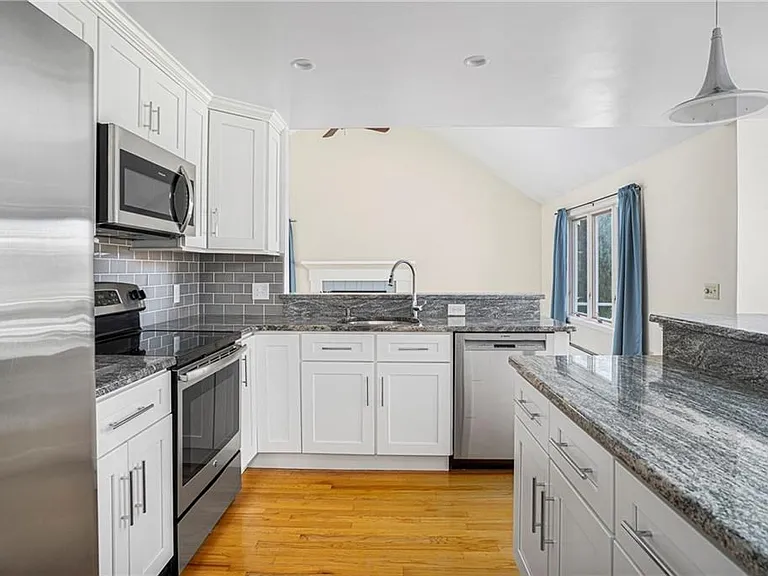 27 Tobin Ln — Photo 9