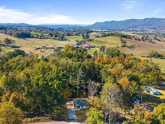 3rd image of 377 Summit Dr