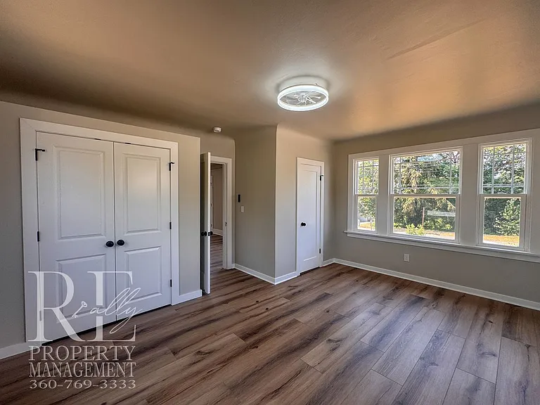 1005 Sidney Ave — Photo 11