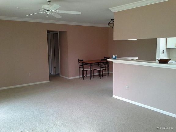 5th image of 49010 Hickory Ct