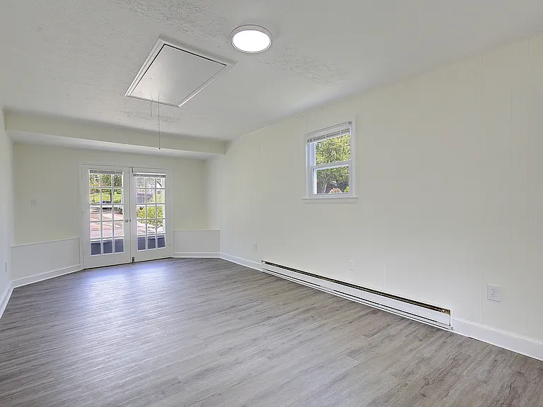 6417 Kaine Dr — Photo 20