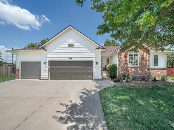 418 N Walnut Creek Dr, Derby, KS 67037