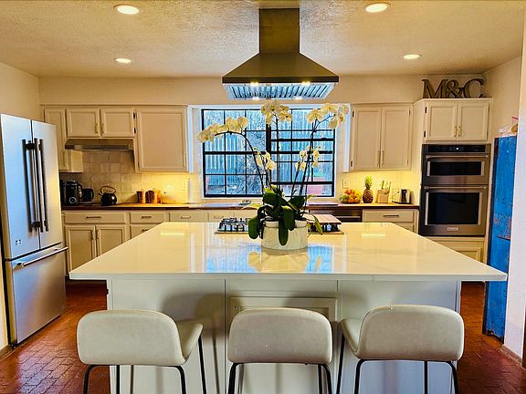 2nd image of 3105 Camino Caballette NW