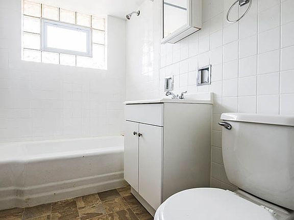2nd image of 14123 S Tracy Ave #4583