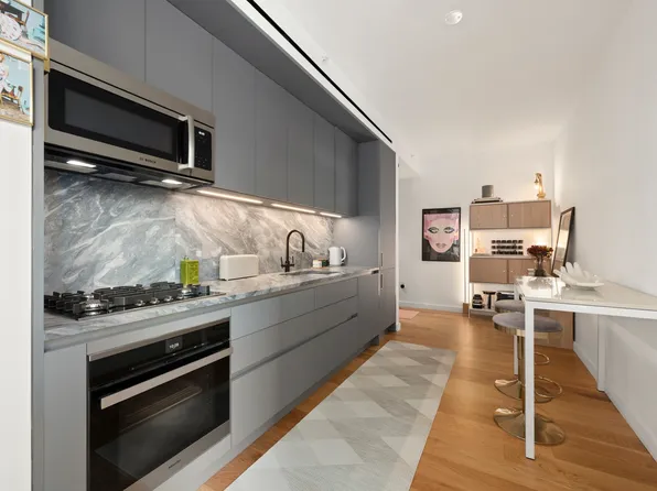 547 West 47th Street 309 image 3 of 23
