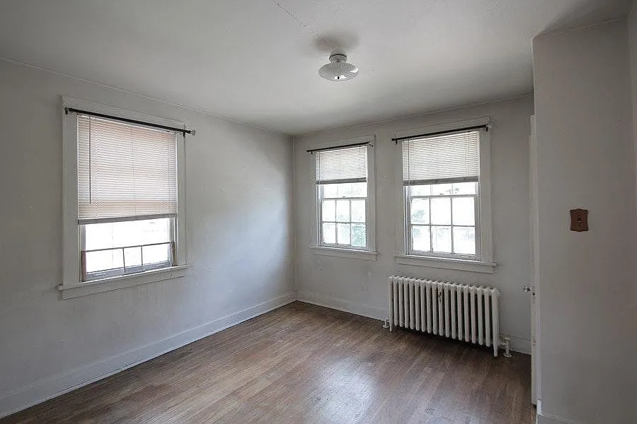 2 bed, 1087 sqft, $1,315 — Photo 3