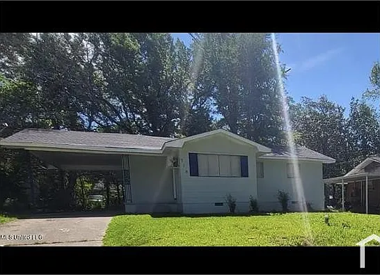 3 bed, $1,000 — Photo 1