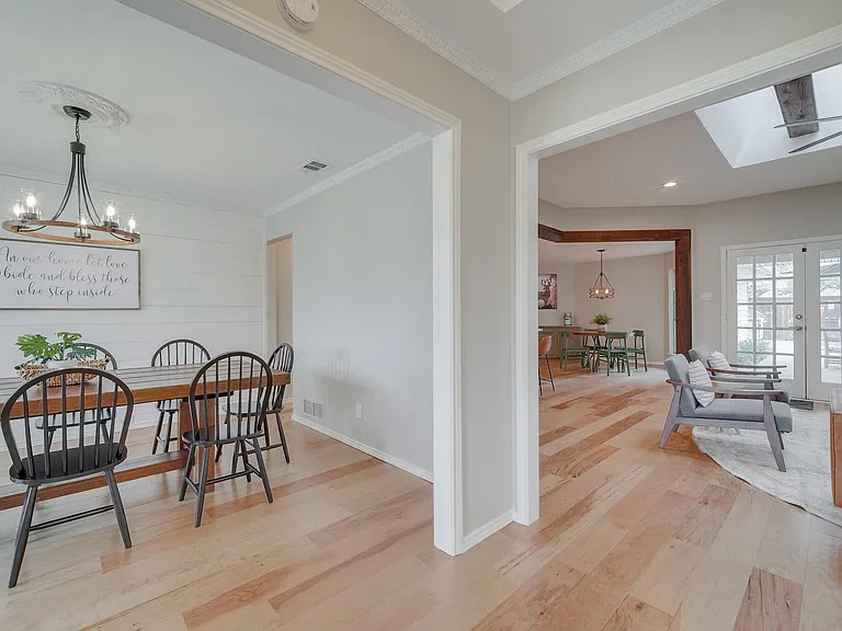 502 Stillmeadow Dr — Photo 9