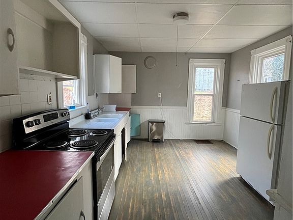 4th image of 42 Wescott St