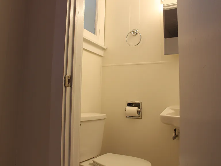 513 S Albany St — Photo 10