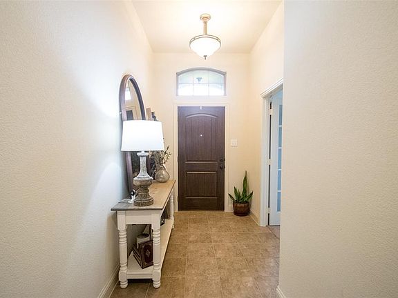 3rd image of 1505 Nathan Cir