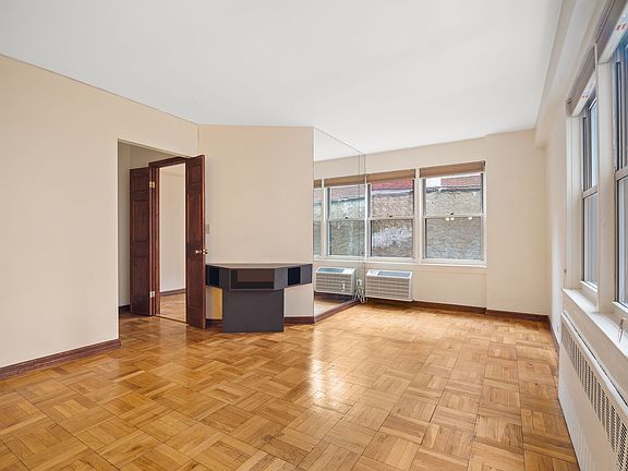 3rd image of 155 E 38th St APT 5L