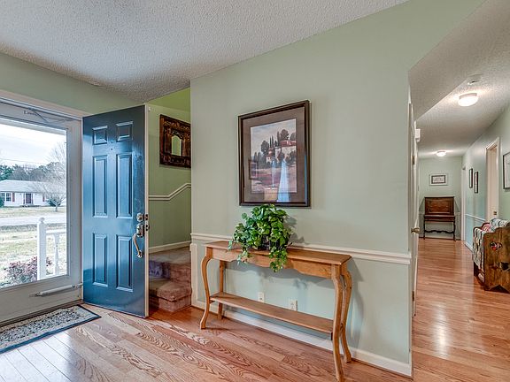 4th image of 3510 Millbrook Ct