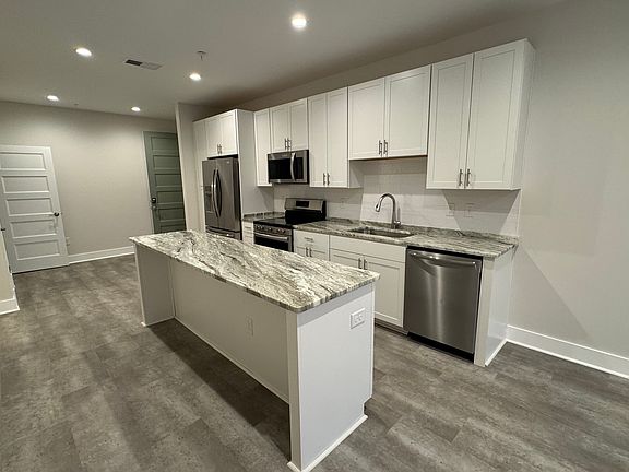 4th image of 322 W Brookland Park Blvd #201